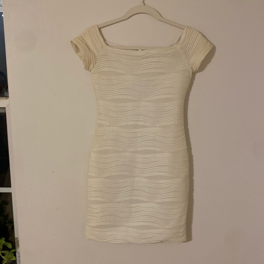 Cap Sleeve Boatneck BodyCon Dress - M